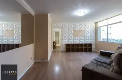 Apartamento de 02 dormitórios com móveis e roupeiros planejados