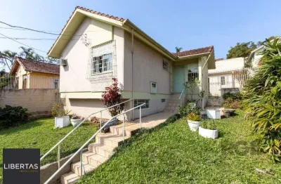 Casa em condomínio aberto, 3 quartos, edicula com 1 quarto - bairro santa tereza