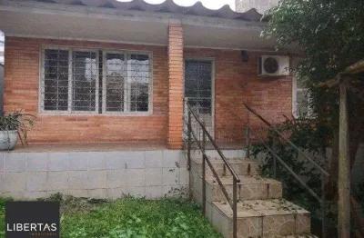 Casa de 2 quartos, com edícula, próximo a av. wenceslau escobar