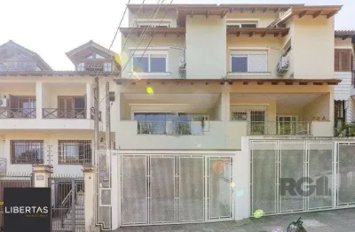 Sobrado no bairro tristeza com 3 dormitórios sendo 1 suíte e s vagas