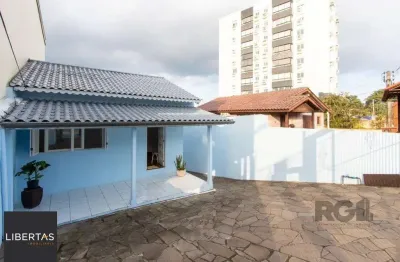Casa com 2 quartos à venda na Avenida Eduardo Prado, 108, Cavalhada, Porto Alegre