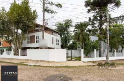 Casa com 2 quartos à venda na Rua dos Guenoas, 1200, Guarujá, Porto Alegre