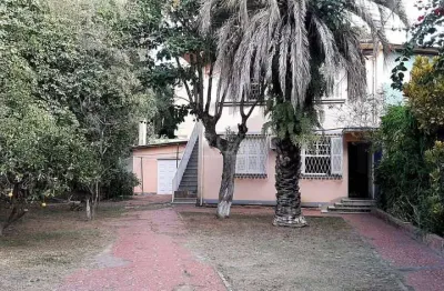 Casa com 6 quartos à venda na Travessa Lucas de Lima, 153, Medianeira, Porto Alegre