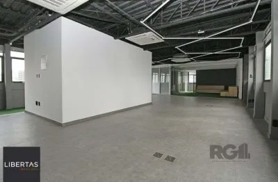 Conjunto com 171,46m² área privativa, com 1 vaga de garagem.