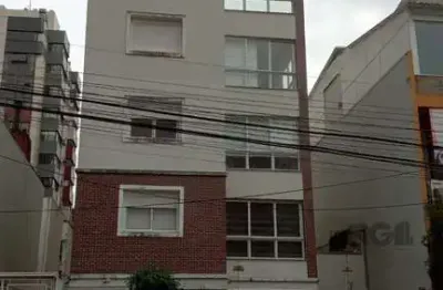 Apartamento com terraço,  localizado num dos mais sofisticados bairros de porto alegre, bairro rio branco. apartamento totalmente mobiliado.