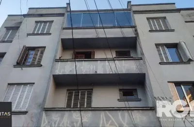 Apartamento á venda com 3 dormitórios, sacada, de frente a rua 24 de outubro auxiliadora.