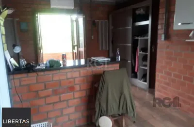 Casa com 3 dormitórios, sendo 1 suíte no bairro hípica
