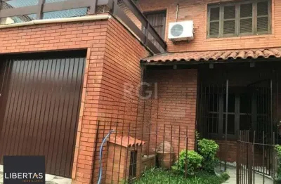 Casa com 3 quartos à venda na Rua Serro Azul, 80, Santa Maria Goretti, Porto Alegre