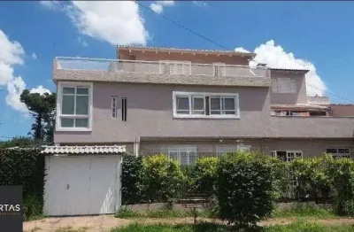 Excelente casa de 188m² com 5 quartos sendo 2 suítes
