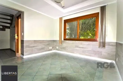 Casa em condomínio 111m² - 3 dormitórios sendo 1 suíte e 4 vagas no bairro espirito santo