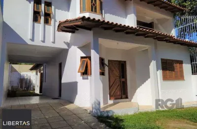 Casa 234m² - 3 dormitórios, 1 suíte e vaga para 6 carros no jardim são pedro