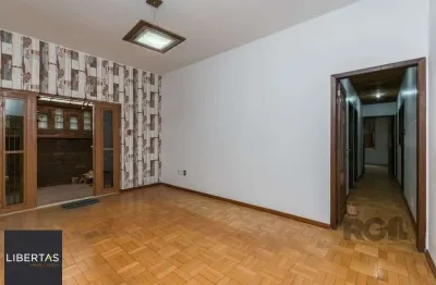 Excelente casa de 150m² com 3 dormitórios e 2 vagas.