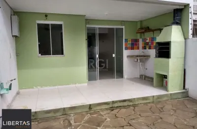 Casa linda com vista para o rio com 3 pavimentos  com duas suíte