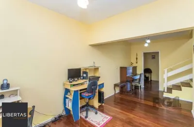 Casa com 3 quartos à venda na Rua Santiago Dantas, 349, Cascata, Porto Alegre