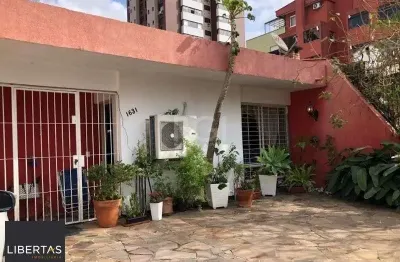 Casa para venda - 200m², 3 dormitórios, sendo 1 suites, 2 vagas - chácara das pedras