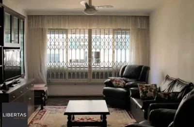 Apartamento com 03 dormitórios, churrasqueira e vaga de garagem no menino deus