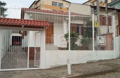 Casa para venda - 95m², 2 dormitórios, 3 vagas - teresópolis