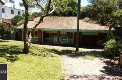 Casa para venda - 244m², 2 dormitórios, 4 vagas - teresópolis