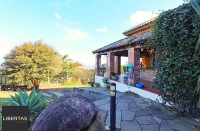 Casa para venda - 269.06m², 4 dormitórios, sendo 2 suites, 5 vagas - teresópolis