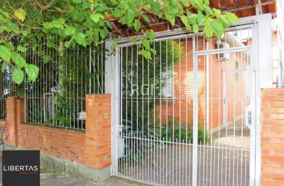 Casa com 3 quartos à venda na Rua Irmão Weibert, 408, Vila João Pessoa, Porto Alegre