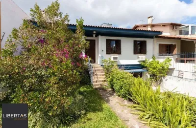 Casa para venda - 202m², 3 dormitórios, sendo 1 suites, 2 vagas - cristal