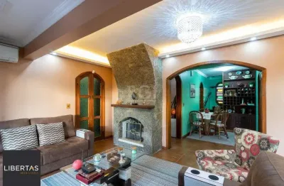 Casa para venda - 232.5m², 3 dormitórios, sendo 1 suites, 4 vagas - nonoai