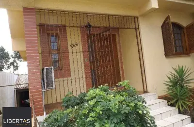 Casa para venda - 250m², 3 dormitórios, sendo 3 suites, 7 vagas - medianeira