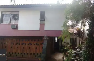 Casa para venda - 320m², 3 dormitórios, sendo 1 suites, 4 vagas - cristal
