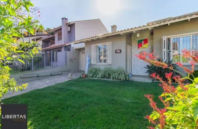 Casa com 4 quartos à venda na Rua Paulo Derly Strehl, 128, Espírito Santo, Porto Alegre