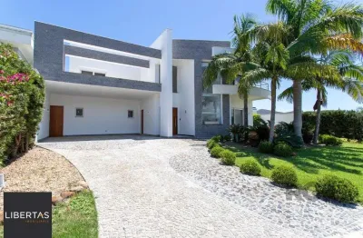 Casa  no condomínio terra ville , com aproximadamente 450m quadrados.