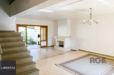 Casa com 3 quartos à venda na Rua Licínio Cardoso, 305, Chácara das Pedras, Porto Alegre