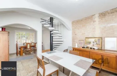Casa com 4 quartos à venda na Rua Matias José Bins, 410, Três Figueiras, Porto Alegre