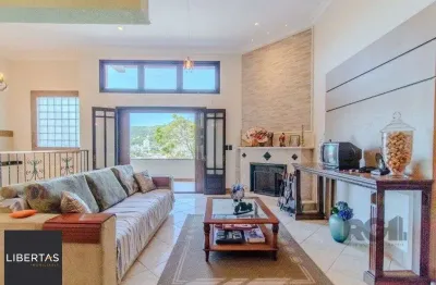 Linda casa de 04 dormitórios com vista livre no bairro teresópolis