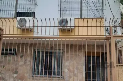 Apartamento térreo de um quarto no bairro santana em porto alegre