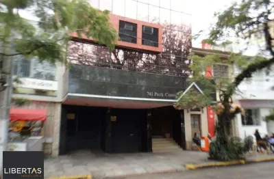 Sala comercial com uma vaga de garagem no bairro Bom Fim em Porto Alegre