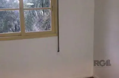 Apartamento de 03 dormitórios, sala, cozinha, banheiro. condomínio  com salão de festas, pracinha, quadra de esportes, portaria 24h, salão de festas, churrasqueira e garagem rotativa