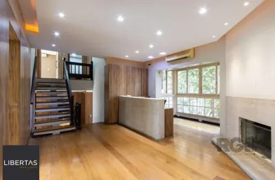 Excelente casa comercial com aproximadamente 300m² de área construída