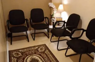 Excelente sala comercial toda reformada em ótima localização