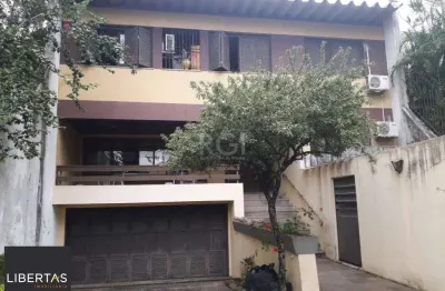 Casa para venda - 311m², 4 dormitórios, sendo 2 suites, 4 vagas - glória