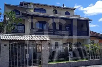 Casa para venda - 750m², 6 dormitórios, sendo 3 suites, 4 vagas - partenon