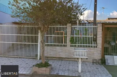 Casa 2 dormitórios, vagas de garagem, bairro parque da matriz