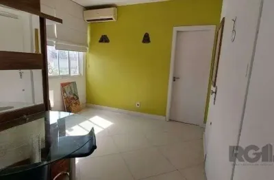 Excelente apartamento de 30m² com 1 dormitório no centro histórico.