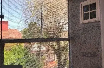 Vende-se casa estilo sobrad, no formado de 2 residencias independentes, 4 quartos com 1 suíte e 2 vagas - 208m² - vila ipiranga