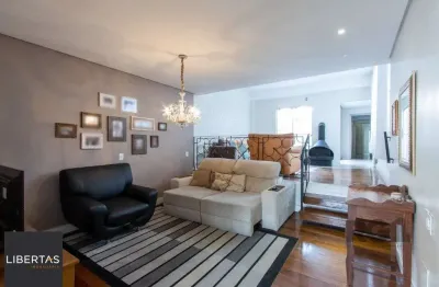 Apartamento de  186,66m2, 4 dormitórios, 1 suíte, 3 banheiros, 4 vagas,no bairro rio branco.