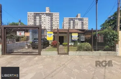 Casa com 4 quartos à venda na Rua Teotônia, 313, Camaquã, Porto Alegre