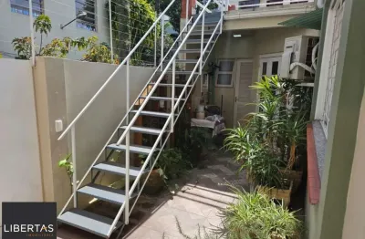 Apartamento com 2 dormitórios e 69m² de área privativa no bairro auxiliadora