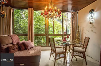 Apartamento mobiliado com 4 quartos, hidromassagem e 2 vagas -254 m²- petrópolis
