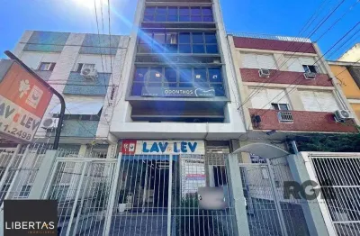 Conjunto comercial para comprar  totalmente mobiliado e desocupado, localizado na prestigiada rua felipe camarão, em frente à redenção.