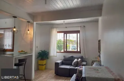 Casa com 02 dormitorios, 01 banheiro social no bairro:hipica