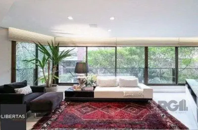 Apartamento de 192m² com 3 suítes, 3 vagas e móveis planejados de alto padrão próximo à praça da encol
